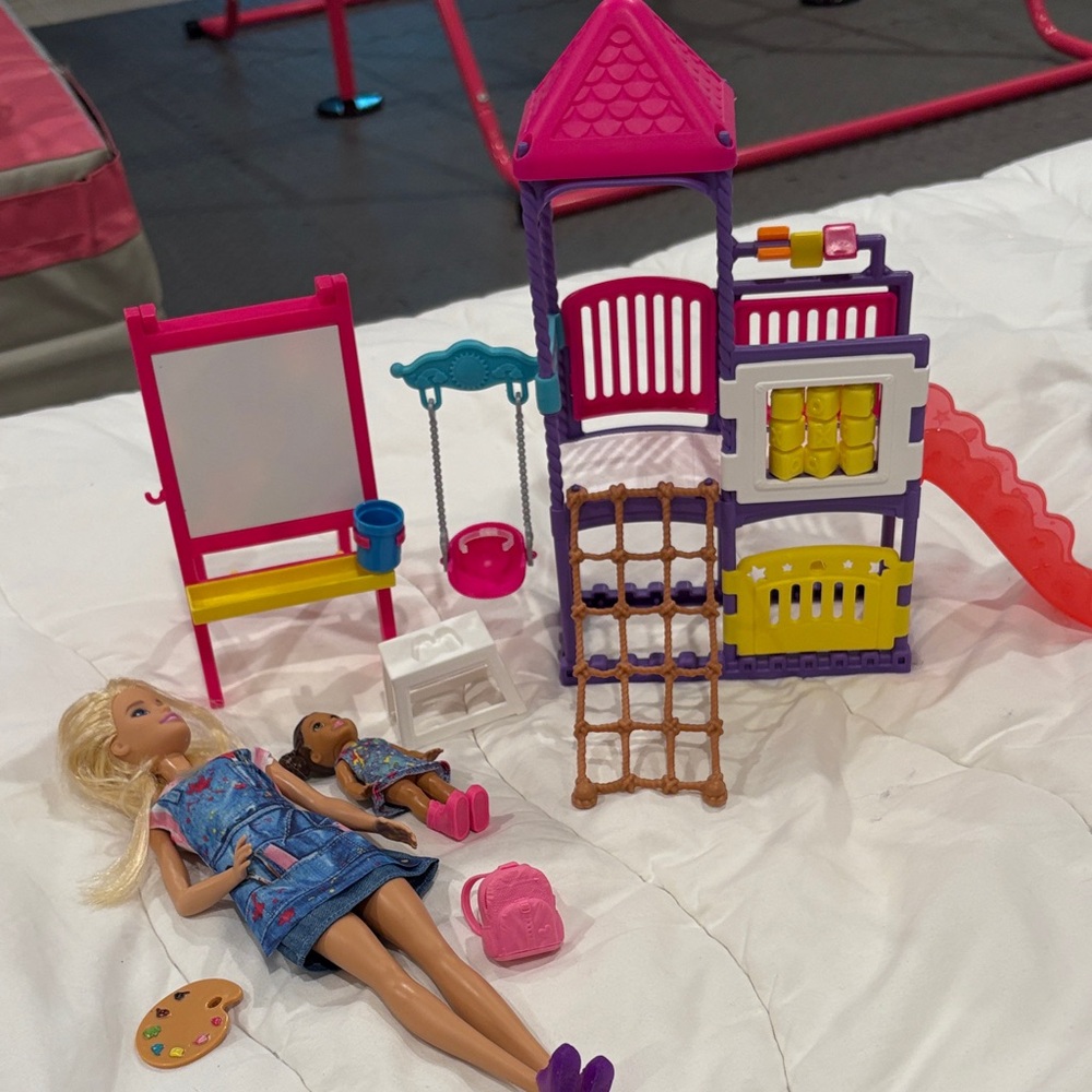 Barbie artist set with playground